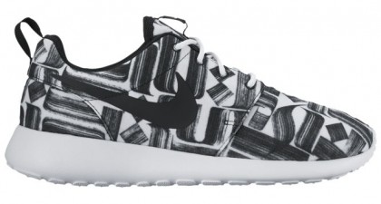 Nike Roshe One Print Rostar Femmes sneakers blanc/noir FAQ537