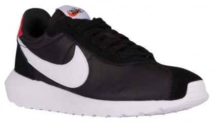 Nike Roshe One Femmes chaussures noir/blanc FIS993