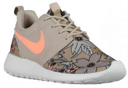 Nike Roshe One Print Premium Femmes chaussures bronzage/gris TLN542